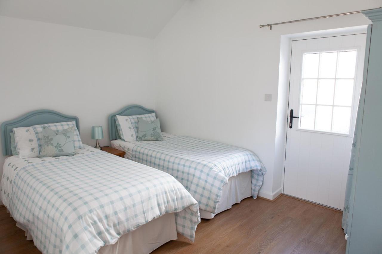 Elm Cottage Touring Park Whitegate  外观 照片