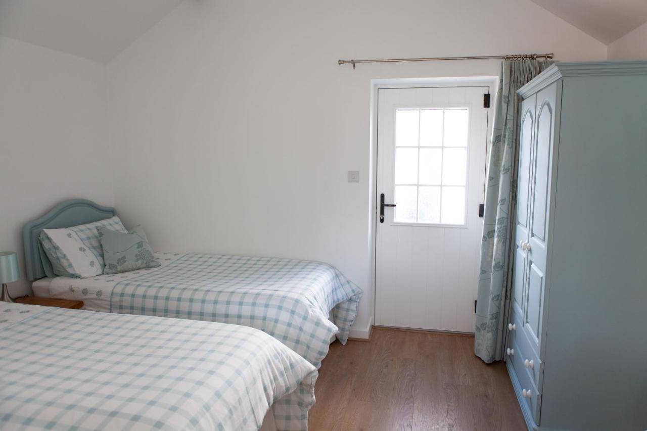 Elm Cottage Touring Park Whitegate  外观 照片