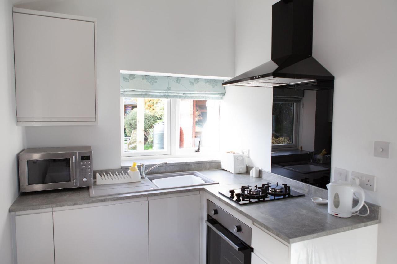 Elm Cottage Touring Park Whitegate  外观 照片