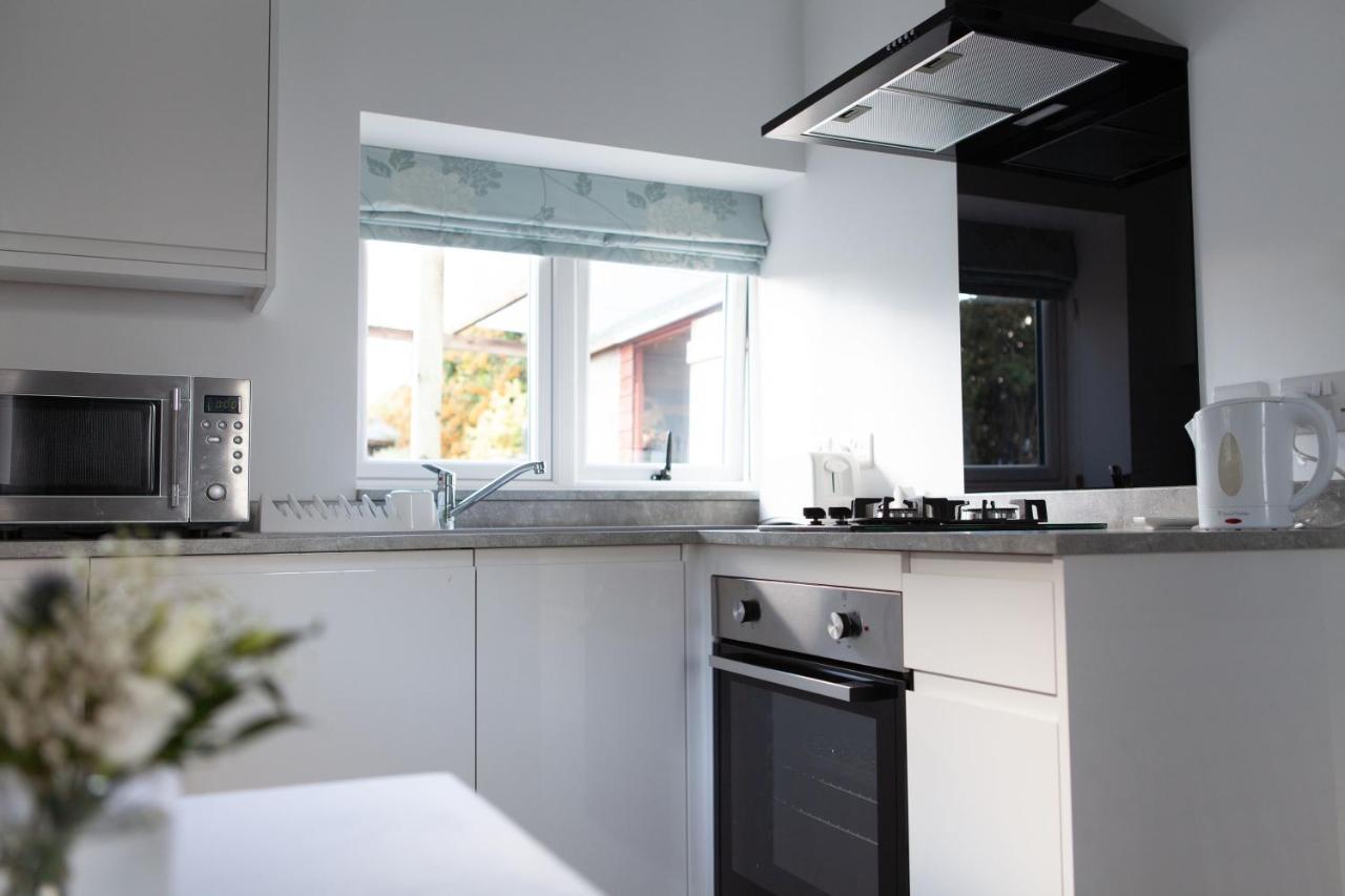 Elm Cottage Touring Park Whitegate  外观 照片